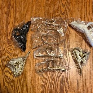 Hair clips